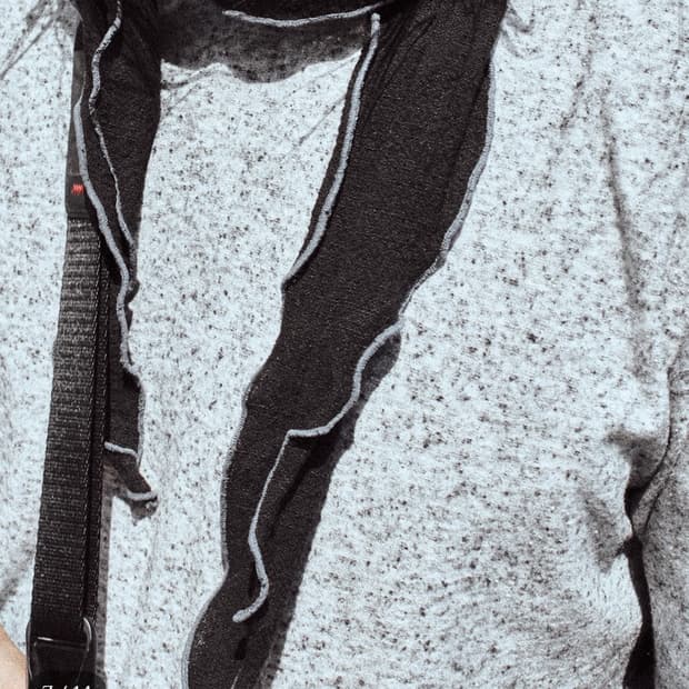 Mono prive textured roll scarf