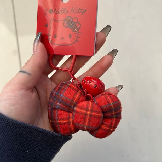HELLO KITTY RIBBON KEYCHAIN 헬로 키티 리본 키체인