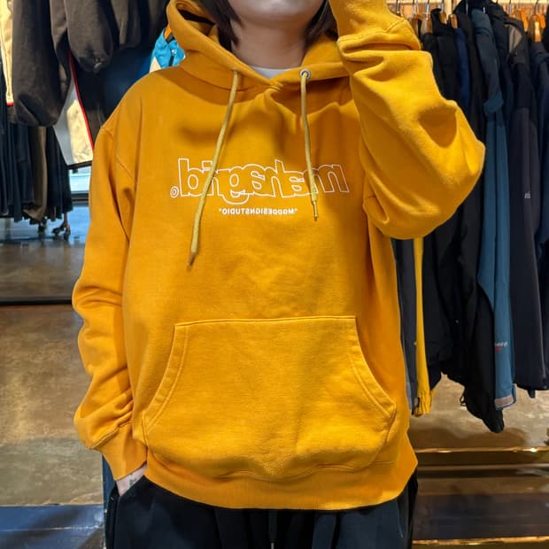 마하그리드 로고 머스타드 후드