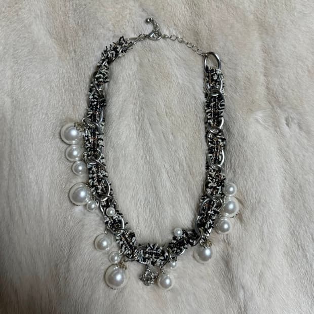 pearl necklace 