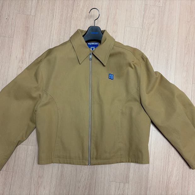 아더에러 시그니피컨트 Sig; BL Tag jacket 01