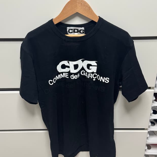CDG 반팔 M사이즈