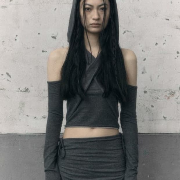 <새상품> OFF SHOULDER CROSS HOODIE, CHARCOA