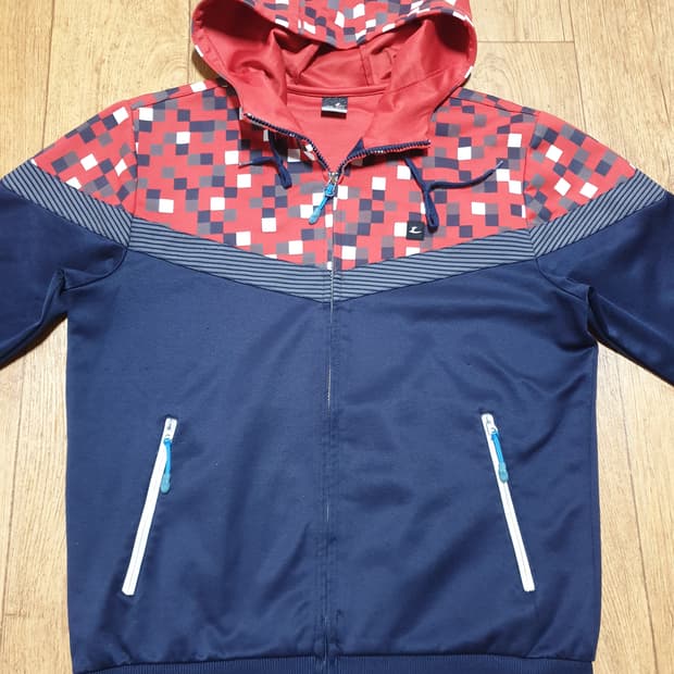 1200 르까프 운동복 후드집업 95 사이즈입니다