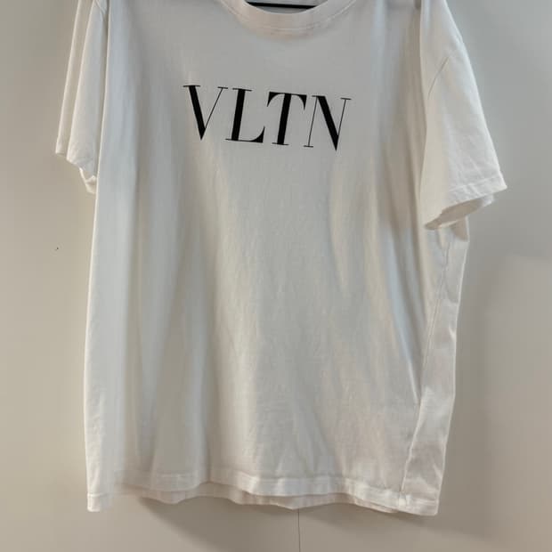 Valentino 발렌티노 VLTN 흰색 반팔티셔츠
