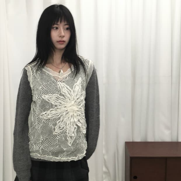 화이트 크로쉐 슬리브리스