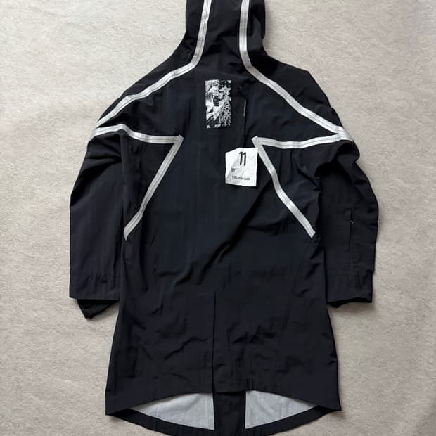 11보리스비잔사베리 나일론 코트