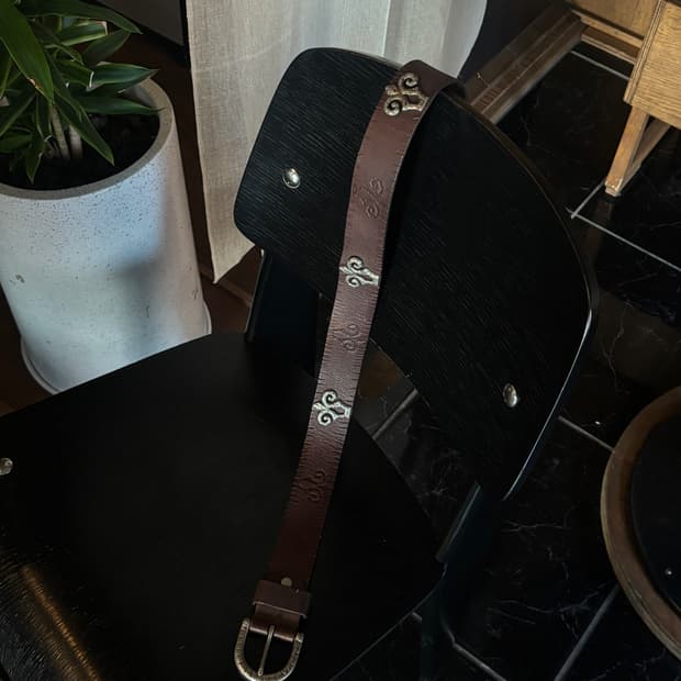 BUCKAROO 빈티지 크롬 스터드 & 음각 레더 벨트 브라운