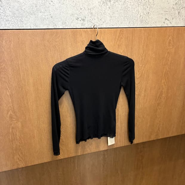 빈티지 터틀넥 롱슬리브 티셔츠 무지 디테일 블랙 k504