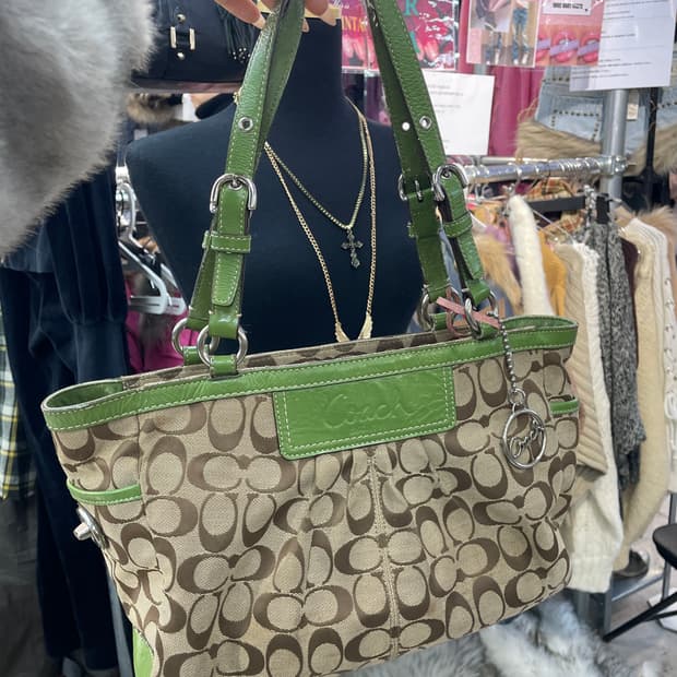 빈티지 코치 연두색 숄더백