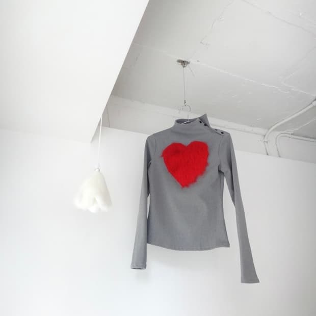 Heart open slit top / grey