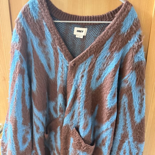obey 가디건