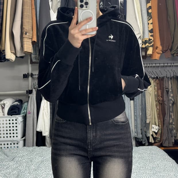 르꼬끄 벨벳 크롭 후드집업