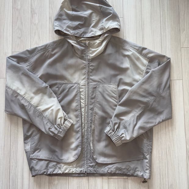 인사일런스 그라데이션 윈드브레이커 L사이즈