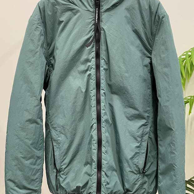 CP COMPANY 24SS 패딩점퍼 하이넥 후드 집업