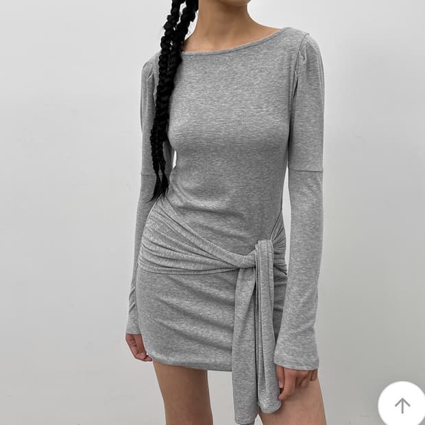 블랙업 회색 셔링 드레이프 원피스