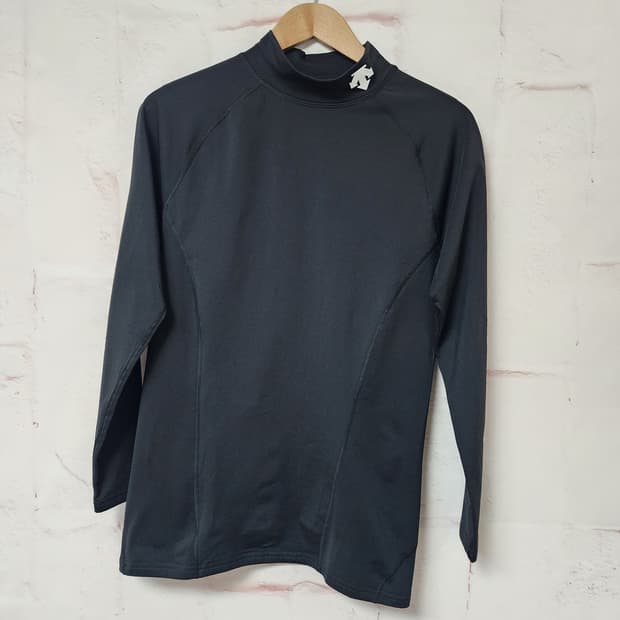 데상트 긴팔 티셔츠