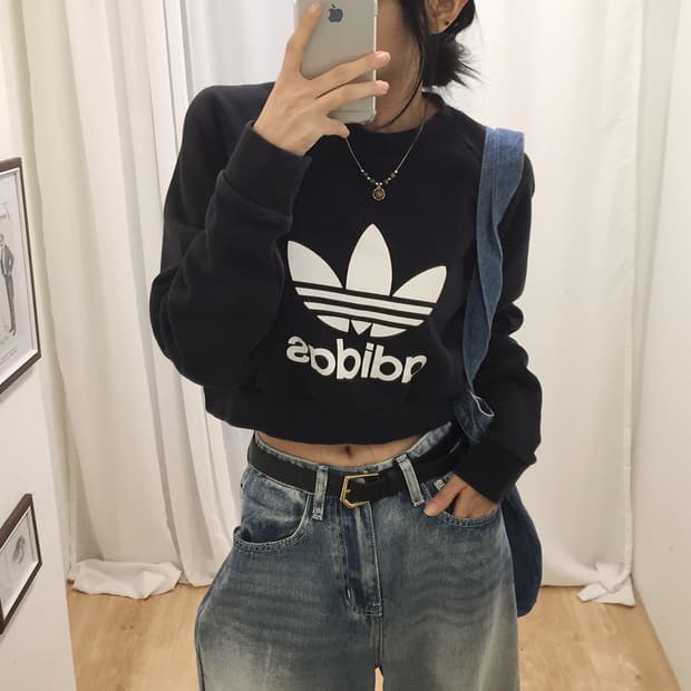 Women Adidas Crop Sweatshirt 100