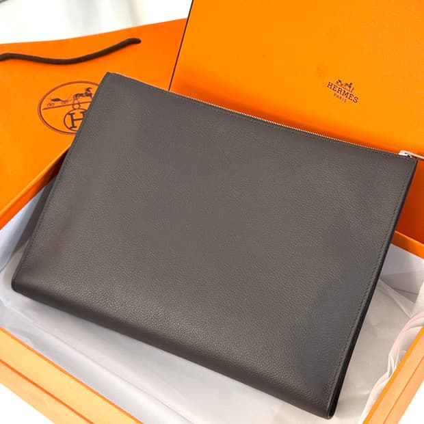 [새상품급] 에르메스 지펭고 GM 토일리트리 스탠딩 클러치 그리메이어