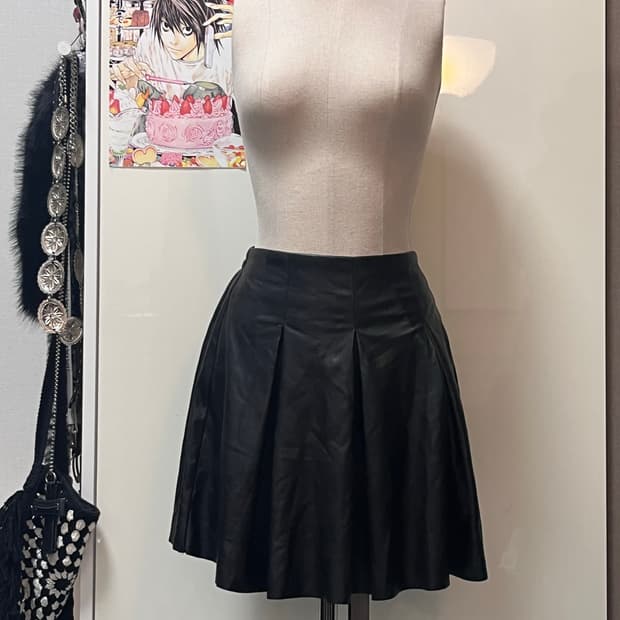 페이크 레더 치마