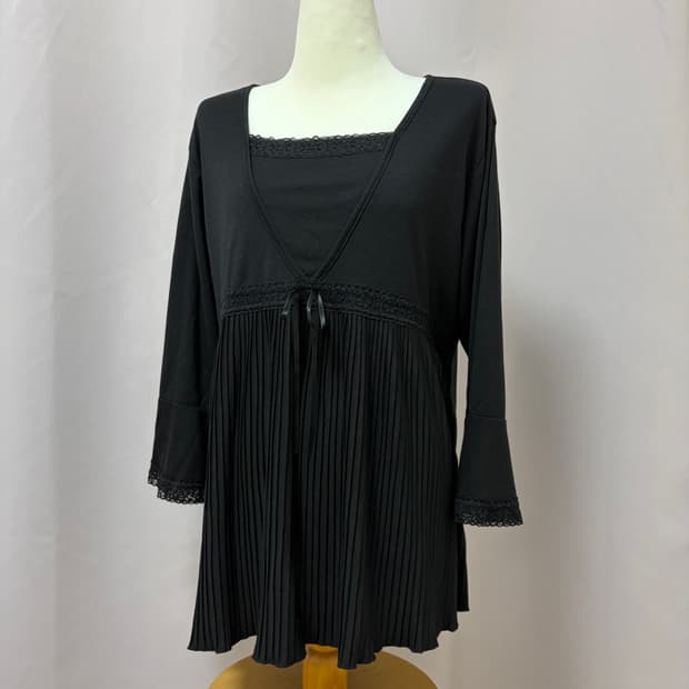 블랙모리티셔츠