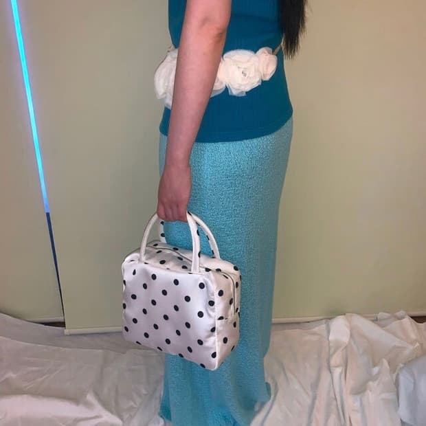 피치바스켓마켓 도트토트백 화이트 구합니다ㅠ