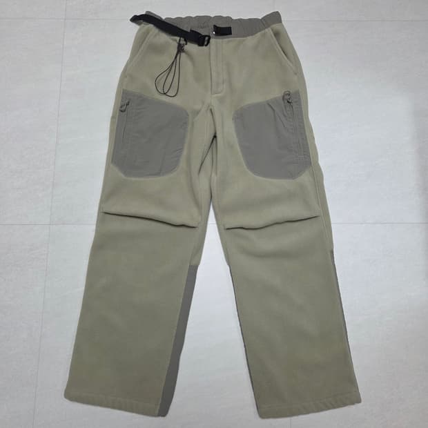 무신사 시티 레저 폴라 플리스 벨티드 팬츠