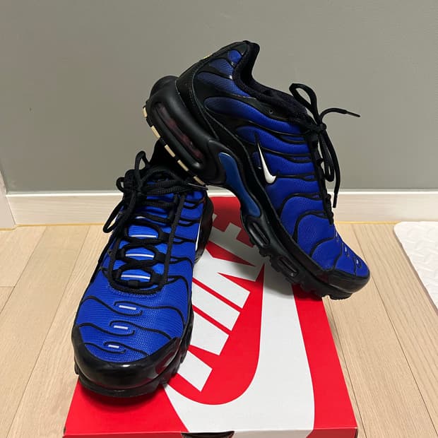 나이키 에어맥스 플러스 프리미엄 블랙 팬텀 사이즈 280 13만원에 판매