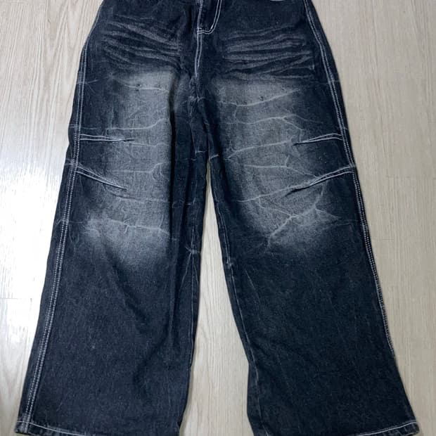 워싱 디테일 검정 데님 팬츠