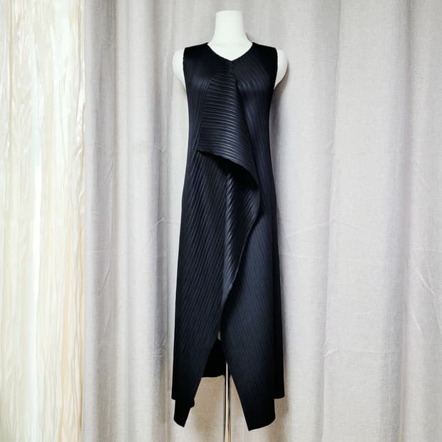 플리츠미 오블리크 원피스 (FREE) 택있는새상품/정가17만9천