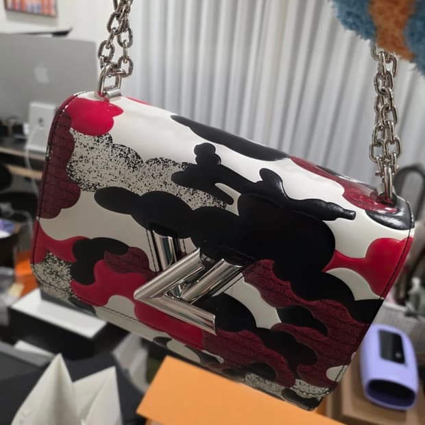 (새상품) 루이비통 트위스트 MM 카모 리미티드에디션 팝니다