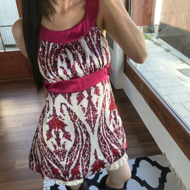 pink paisely pattern sleeveless