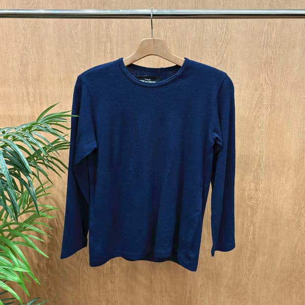 꼼데가르송 트리콧 라운드넥 긴팔 니트 미니멀 무지 디테일 레귤러핏 네이비