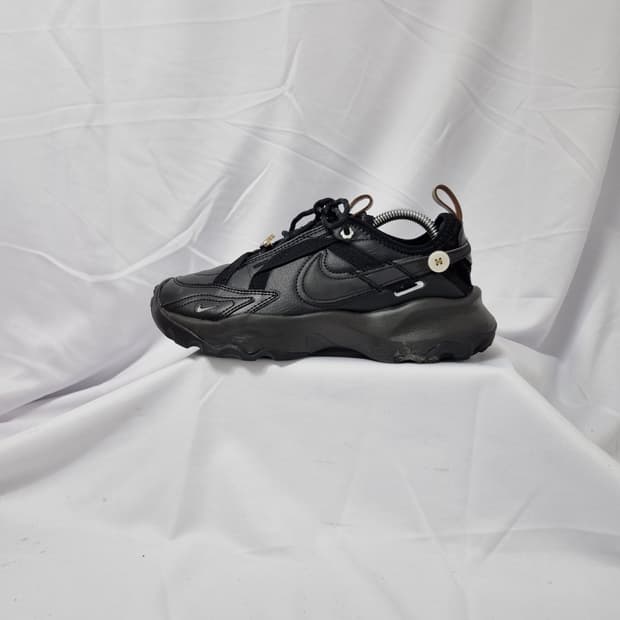 240 나이키 TC 7900 블랙 블링 스니커즈