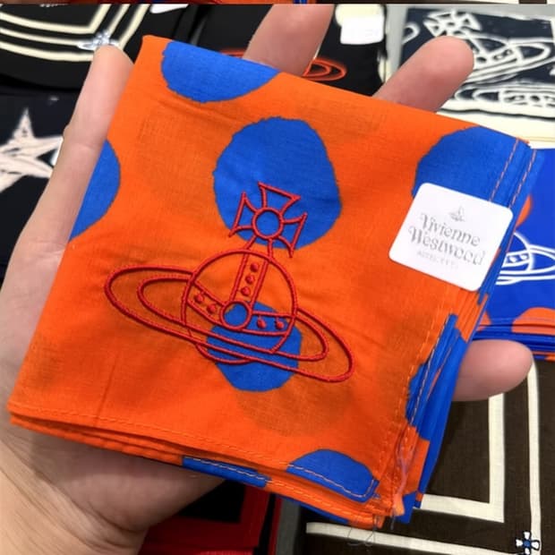 비비안웨스트우드 면 손수건 3 (새상품 with Case)