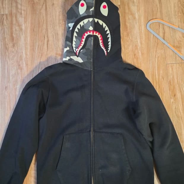 베이프 야광 샤크 후드집업 블랙