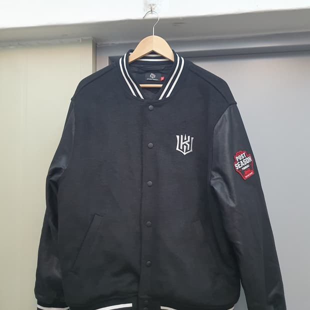 kt wiz 포스트시즌 바시티 자켓 xl