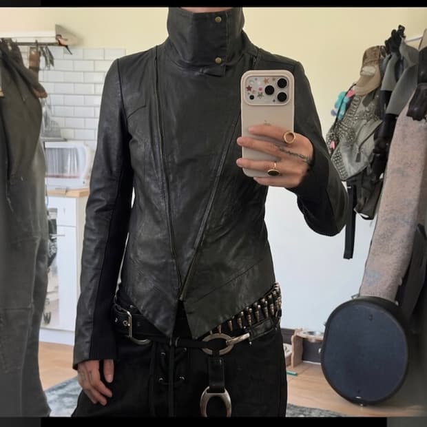 코데즈 컴바인 비대칭 하이넥 레더자켓 램스킨