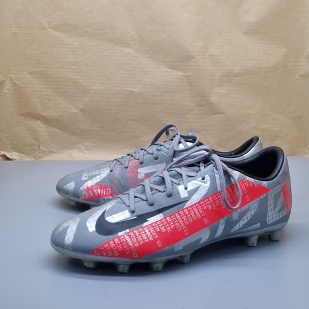 나이키 머큐리얼 베이퍼13 축구화 270