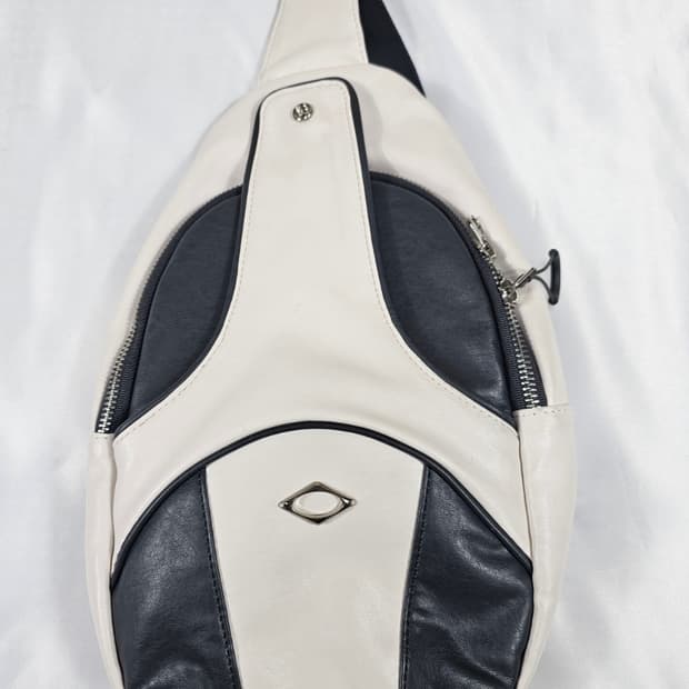 미스치프슬링백