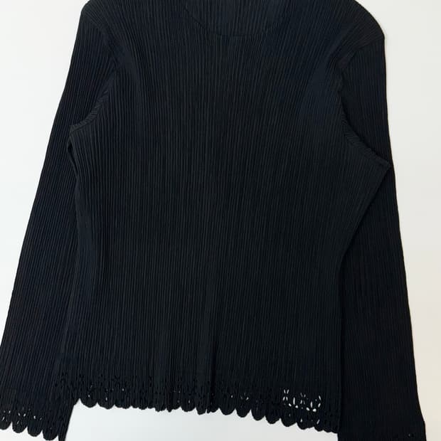 Issey miyake 이세이미야케 블랙 롱 슬리브