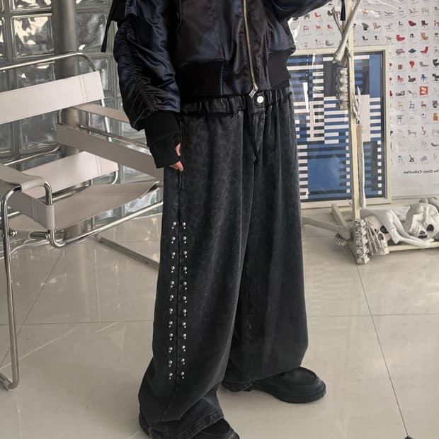 STUD BLEACH LEOPARD SWEAT PANTS