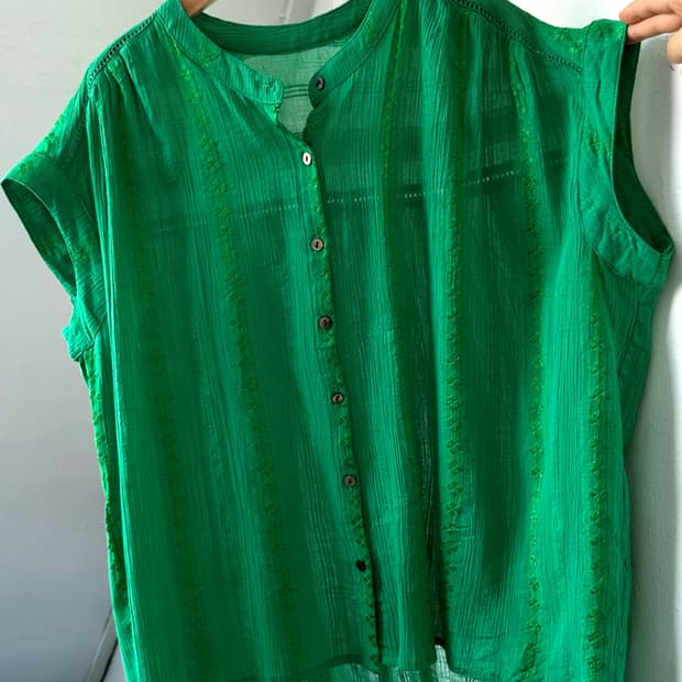 Natural volume fabric design wide top