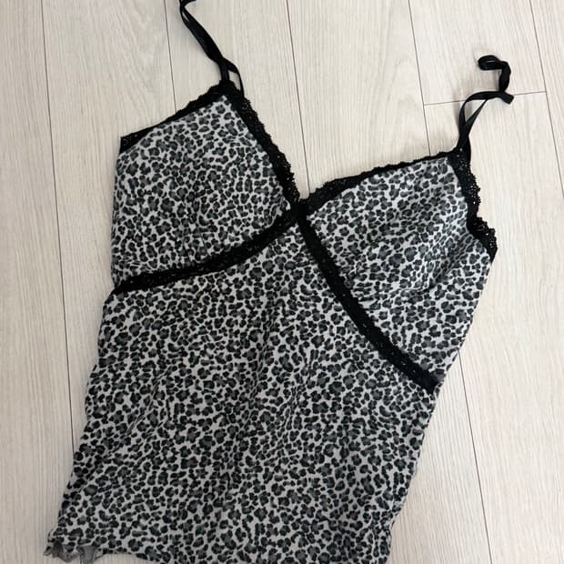 레오파드 슬리브리스