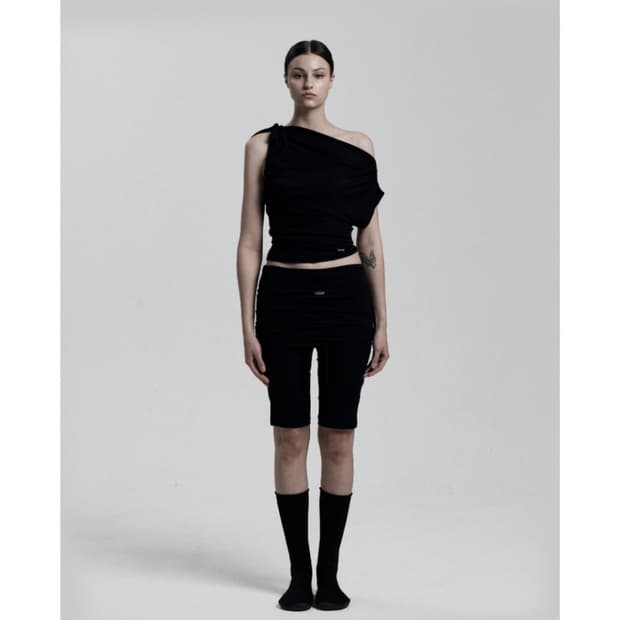 오도어 Jersey capri pants in black