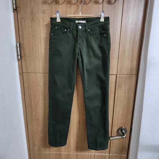 (24)여성 리바이스 미드 라이즈 보이프랜드핏 데님 팬츠 카키