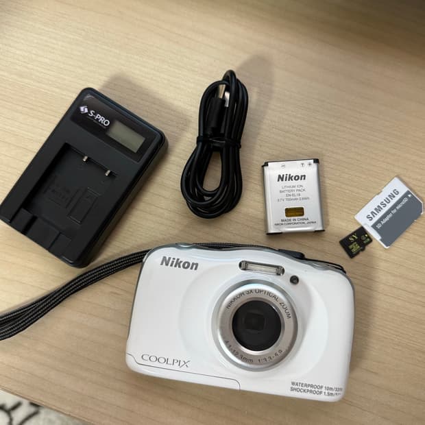 니콘 쿨픽스 s33 방수카메라 빈티지 디카 토이카메라