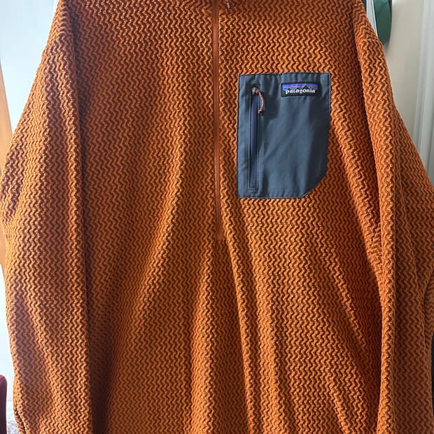 파타고니아 R1 반집업 XL 팝니다