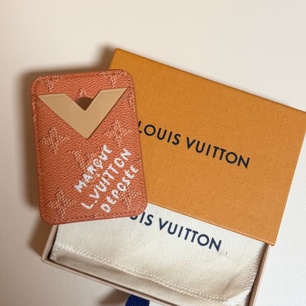 루이비통 포르트 카르트 마그넷