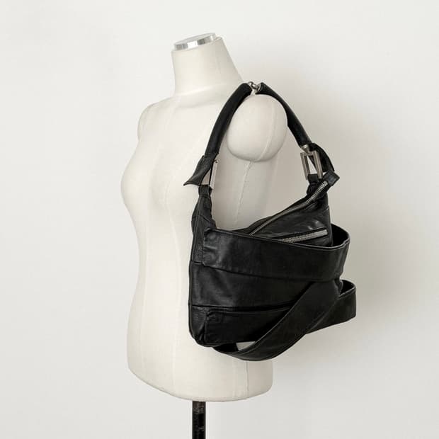 펜디 드레이프 랩 카프스킨 호보백